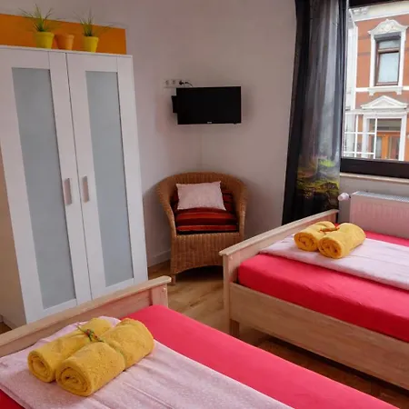 Apartementhaus Gneisenaustrasse 아파트