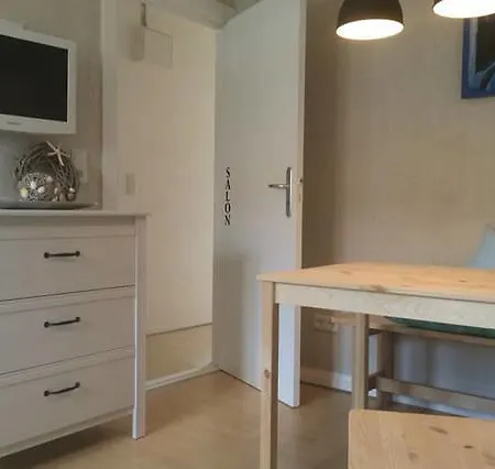 Apartment Apartementhaus Gneisenaustraße